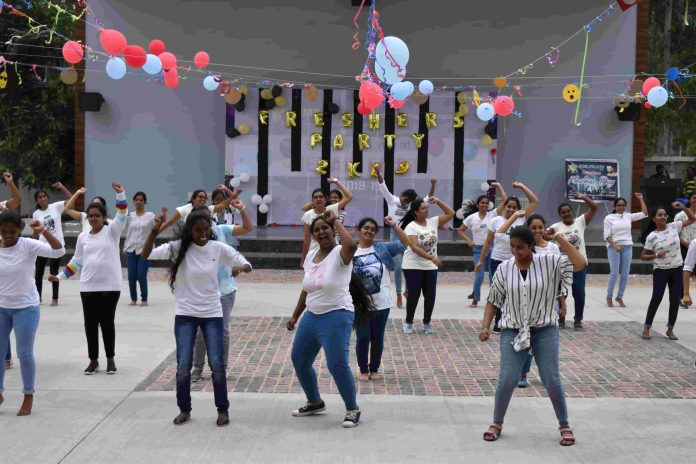 Flash Mob At JIMS Indraprasth Fiesta - Gallery